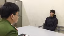 Níu kéo tình cảm không thành, mang lựu đạn tới gài cửa nhà bạn gái