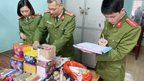 Người dân tự giác giao nộp 20kg pháo và 9 khẩu súng