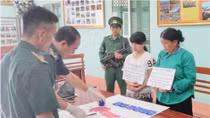 2 phụ nữ vận chuyển gần 1.400 viên ma túy tổng hợp