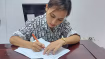 Vừa vay tiền ngân hàng về thì bị trộm