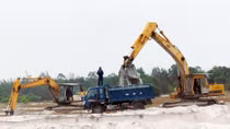 Doanh nghiệp khai thác cát trắng không hoàn thổ đất sản xuất nông nghiệp