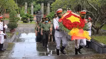 Công an tỉnh Sơn La tổ chức lễ thắp nến tri ân Ngày Thương binh - Liệt sĩ 