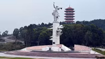 Ngã ba Đồng Lộc - Xanh mãi tuổi hai mươi