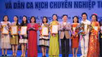 Nhiều "vàng, bạc", giải thưởng mất thiêng? 