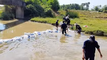 Hàng ngàn hécta đất trồng lúa “khát nước”, nông dân gặp khó
