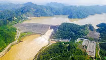 Nhà máy Thủy điện Hòa Bình sản xuất 228 tỷ kWh sau 30 năm hoạt động 