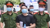 Hai “cánh tay” của Tổng Giám đốc Công ty Nhật Cường tố ông chủ