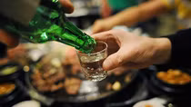 Cấm bán rượu cho người dưới 18 tuổi kể từ ngày 1-11