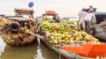 Áo bà ba mưu sinh chợ nổi