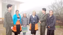 Bình yên trên đỉnh núi mờ sương