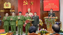 Trao thưởng đơn vị phá vụ lừa bán xe SH trên mạng chiếm đoạt 3 tỷ đồng