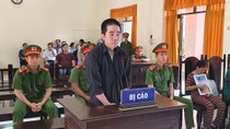 Mâu thuẫn khi xây mộ, người chết kẻ vào tù