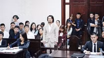 Chưa thể phán quyết vụ Công ty Tuần Châu kiện đạo diễn Việt Tú