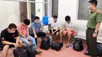 Bàn giao cho Trung Quốc 16 người nhập cảnh trái phép