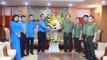 Lãnh đạo Bộ Công an chúc mừng Tổng Liên đoàn Lao động Việt Nam 