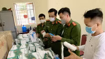 Lái xe cứu thương chở khẩu trang không rõ nguồn gốc đi tiêu thụ