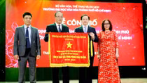 Trường Đại học Văn hóa TP Hồ Chí Minh vinh dự nhận Cờ thi đua của Chính phủ