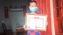 Tuyên dương học sinh lớp 3 cứu hai bạn nhỏ thoát đuối nước