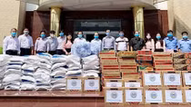 Công ty Xổ số Kiên Giang trao trên 400 phần quà cho người bán vé số
