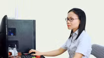 “Nữ cường nhân” trên đường dây truyền tải