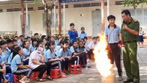 Sẵn sàng đối mặt với hiểm nguy để cứu người và tài sản