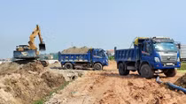 Cần làm rõ việc trục lợi cát biển từ dự án nạo vét âu thuyền 