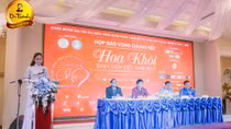 Thí sinh Hoa khôi sinh viên tươi tắn rạng ngời chuẩn bị cho đêm chung kết