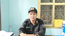 Chia sẻ của Đại uý CSCĐ chịu đau để bé trai cắn tay 
