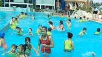 Nhiều bể bơi hoạt động chui tiềm ẩn nguy cơ mất an toàn