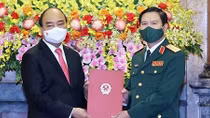 Chủ tịch nước Nguyễn Xuân Phúc trao Quyết định bổ nhiệm Tổng Tham mưu trưởng QĐND Việt Nam