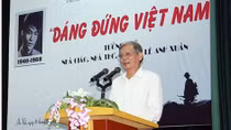 Tổ quốc bay lên bát ngát mùa xuân