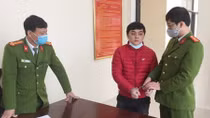 Khởi tố y tá sử dụng giấy tờ giả để lừa đảo