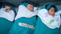 Người mẹ 2 con đã sinh thành công 3 con mang thai tự nhiên