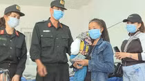 Cảnh sát cơ động Công an tỉnh Đắk Lắk: Gần 60 triệu đồng giúp cháu bé bị bỏng nặng