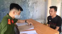 Thuê hàng loạt xe ôtô mang đi cầm cố lấy tiền tiêu xài