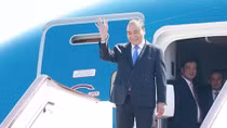Thủ tướng đến Bắc Kinh, bắt đầu chuyến tham dự Diễn đàn 'Vành đai và Con đường'