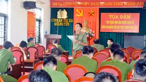Chuyện xúc động từ ba lá thư khen gửi Công an thị xã Quảng Yên