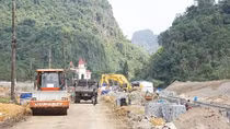 Quảng Ninh kỷ luật 2 cán bộ vi phạm quản lý đất đai và xây dựng