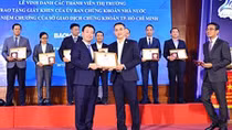 Bảo Việt được Ủy ban Chứng khoán Nhà nước và HoSE ghi nhận vì những đóng góp cho sự phát triển bền vững của thị trường chứng khoán Việt Nam