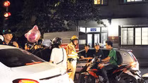 Một đêm theo chân lực lượng 141 đảm bảo bình yên cho Thủ đô