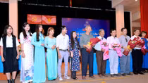 Tình yêu và trách nhiệm của các cây bút trẻ