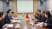 Tạo điều kiện thuận lợi về xuất nhập cảnh và cư trú cho công dân Việt Nam-Hàn Quốc