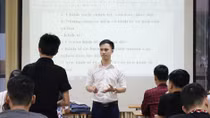Tấm lòng thầy giáo Công an trẻ 