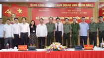 Bàn giao cuốn sách “Công tác kiểm tra, giám sát và thi hành kỷ luật Đảng trong CAND"