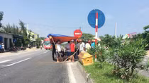 Xe ô tô tải vượt ẩu khiến một thanh niên tử vong tại chỗ