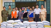 Hỗ trợ 2 tấn gạo cho người dân khó khăn xã Sín Chéng