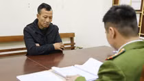 Mâu thuẫn tại bãi xe cửa khẩu, một thanh niên bị đâm tử vong