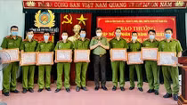 Trao thưởng cho tập thể, cá nhân có thành tích xuất sắc trong đấu tranh trấn áp tội phạm