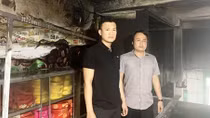 Khen thưởng 2 cán bộ Công an dũng cảm cứu cháu bé trong đám cháy
