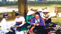Rực rỡ chợ Tết Mường